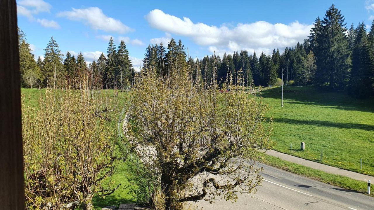 Auberge De La Couronne Saignelégier Kültér fotó