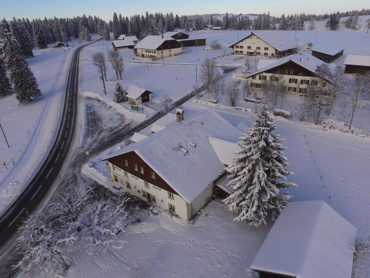 Auberge De La Couronne Saignelégier Kültér fotó